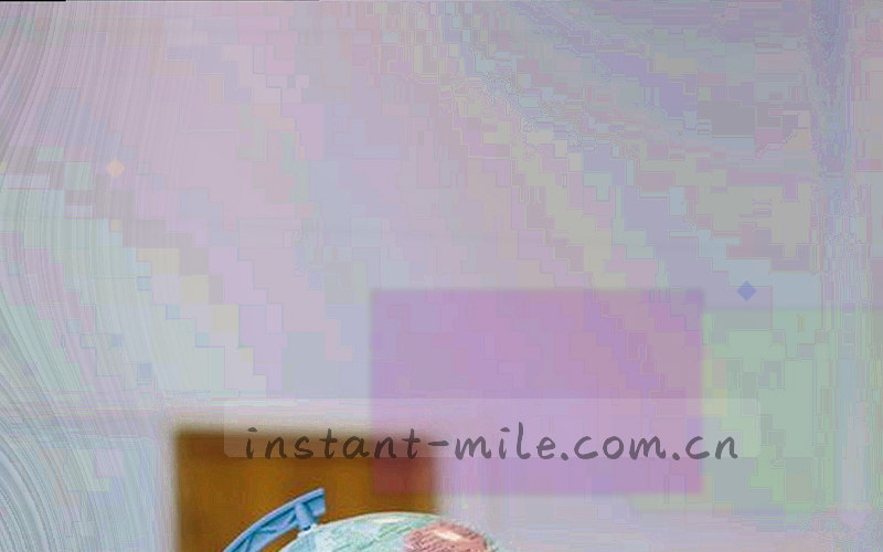 分步流程图，箭头连接手机截图，背景为蓝色网格